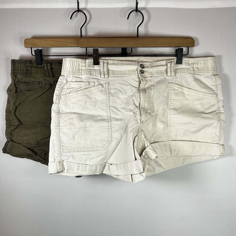 No Boundaries Shorts Lot of 2 Women Size 16 Cotton‎ Utility Midi Cuffed Hem